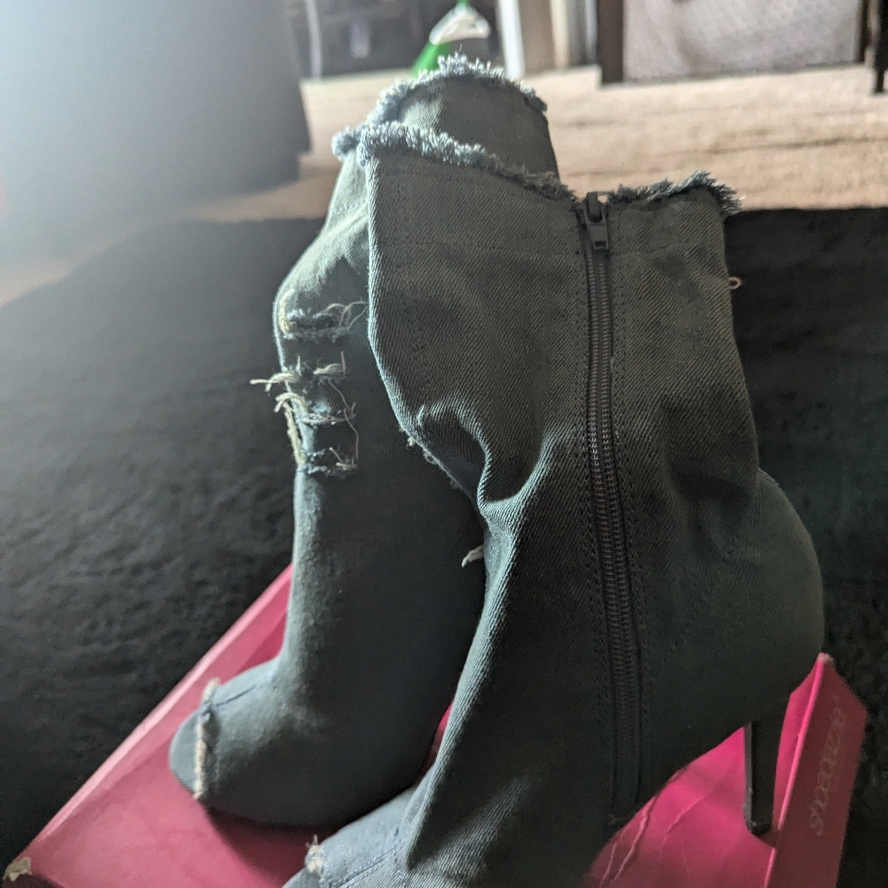 Boots - Picture 2 of 4